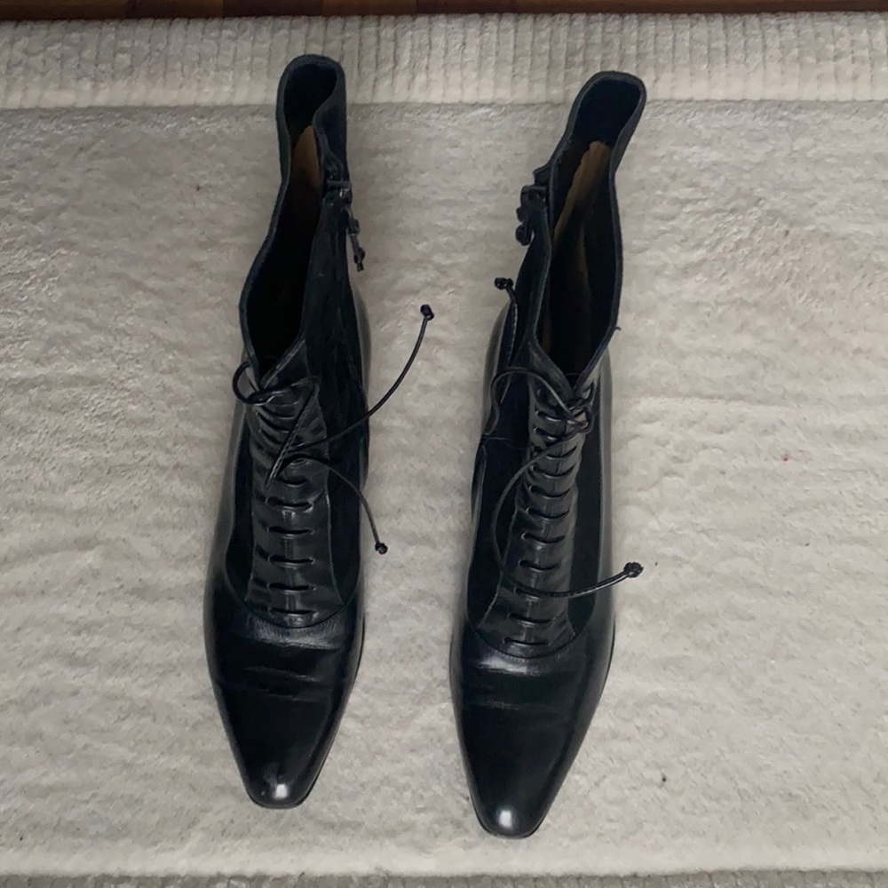 Salvatore Ferragamo booties Sz. 36